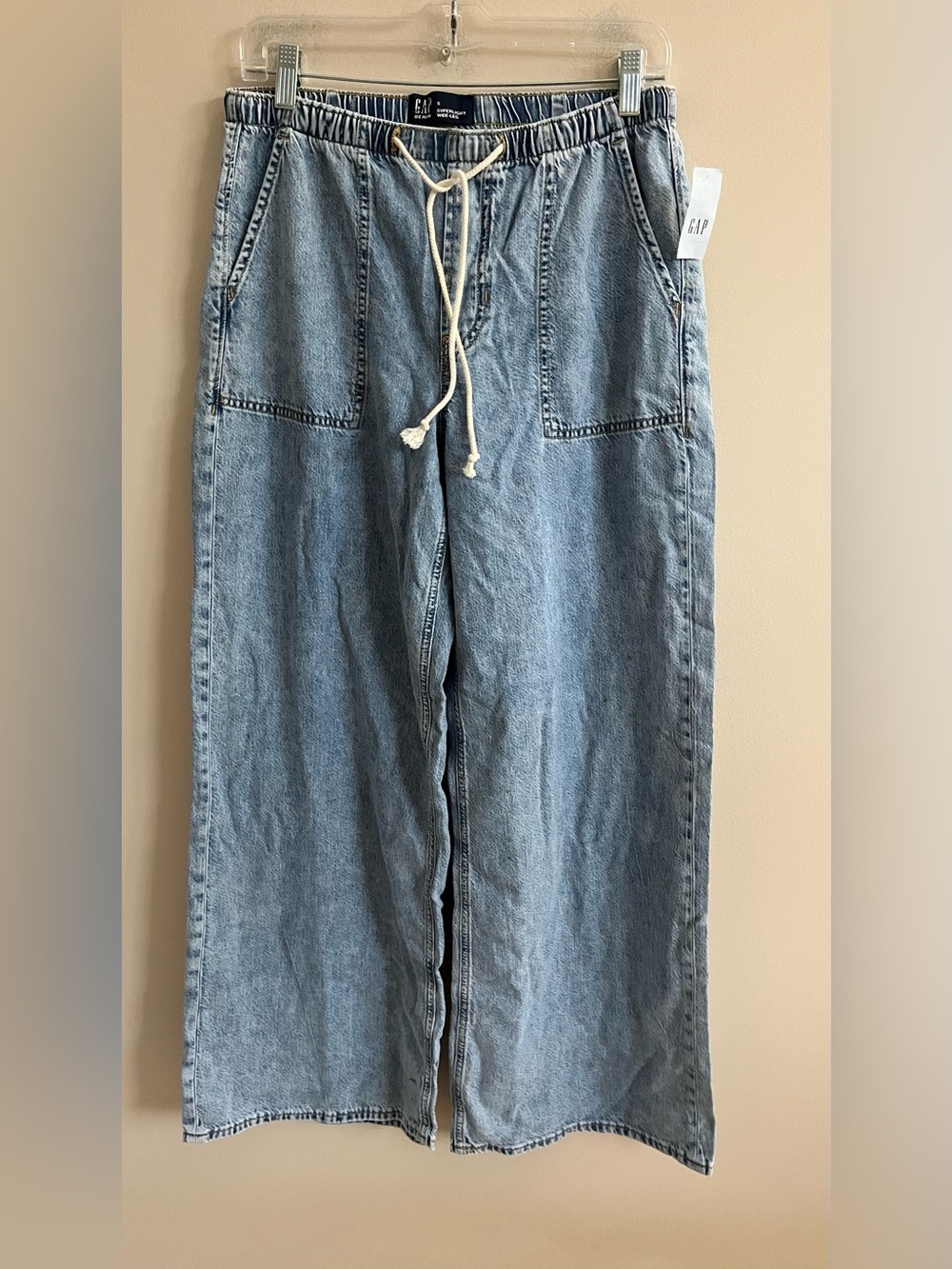 NWT-GAP Denim Superlight Wide-Leg Small